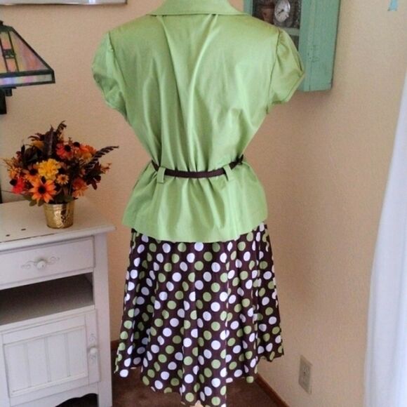 Studio One Two Piece Set - Picture 5 of 10